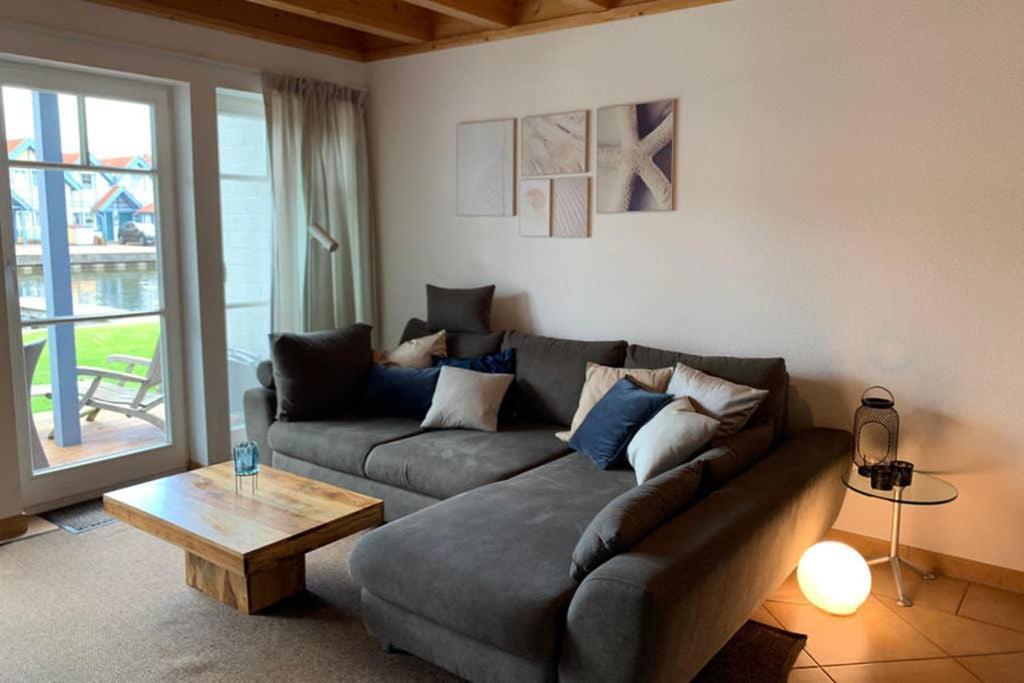 Ferienhaus Mit Bootssteg Am See In Rheinsberg Extérieur photo