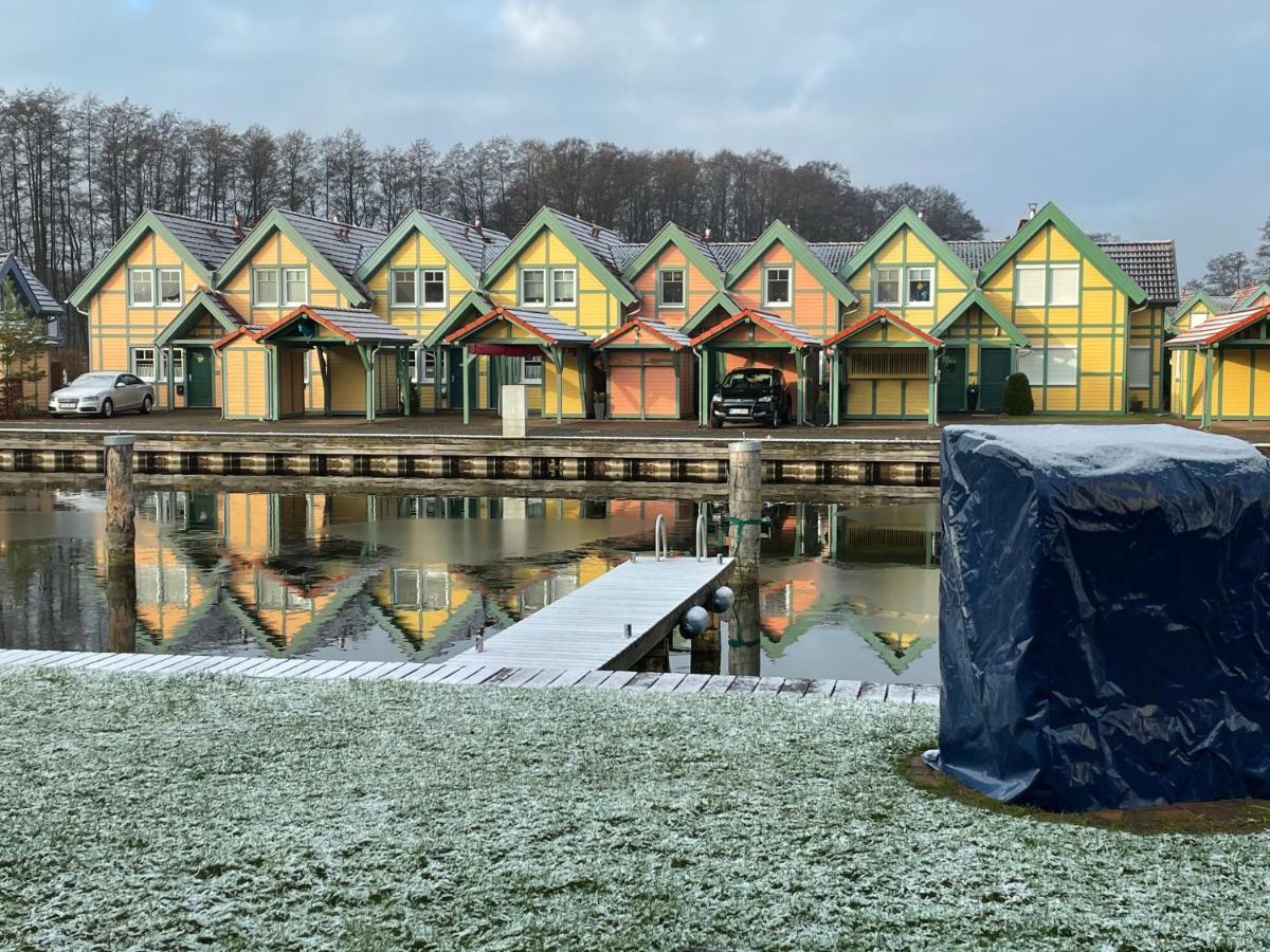 Ferienhaus Mit Bootssteg Am See In Rheinsberg Extérieur photo